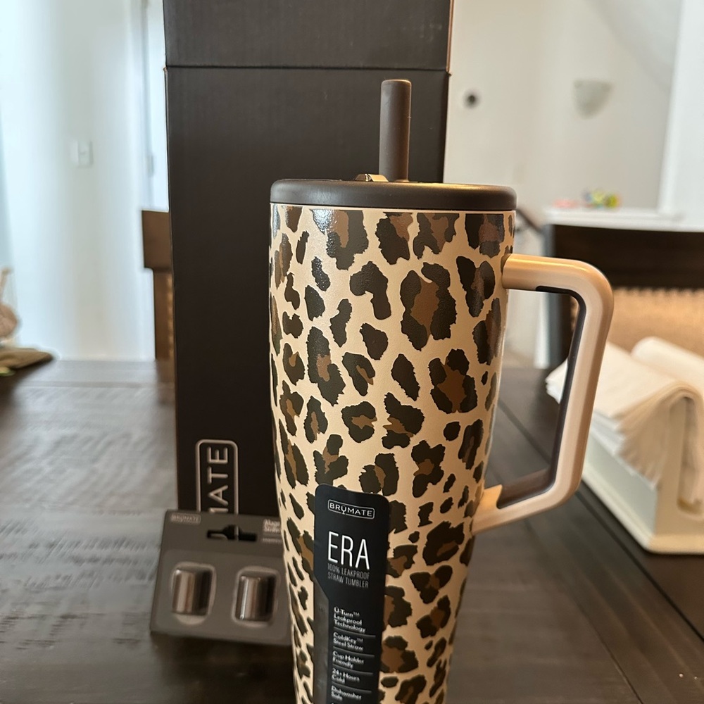 BrüMate 40oz Era in limited edition leopard latte AND magnetic straw covers! - Picture 3 of 6